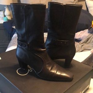 Cole Hana chocolate/brown small boot with buckle